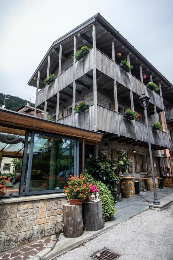 Marangon Apartments Sutrio Exterior photo